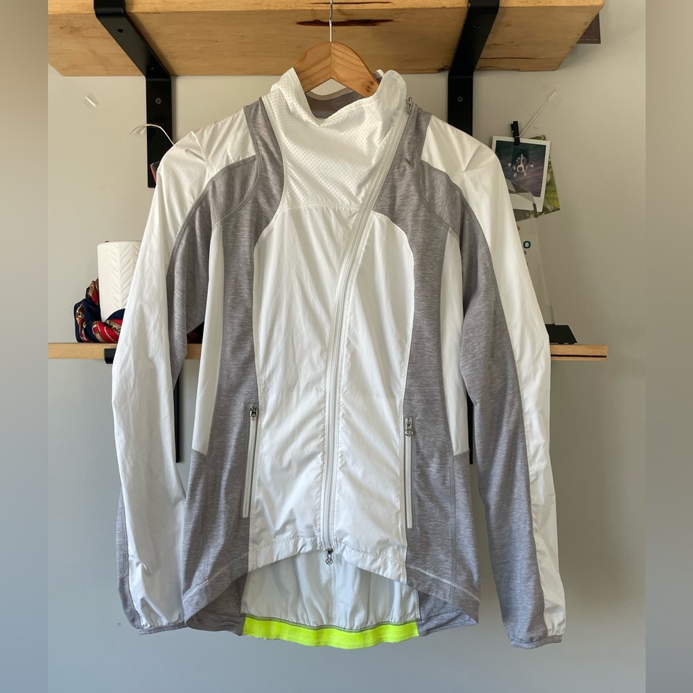 Lululemon Womens Running Lightweight Windbreaker size 4 Asymmetrical full zip